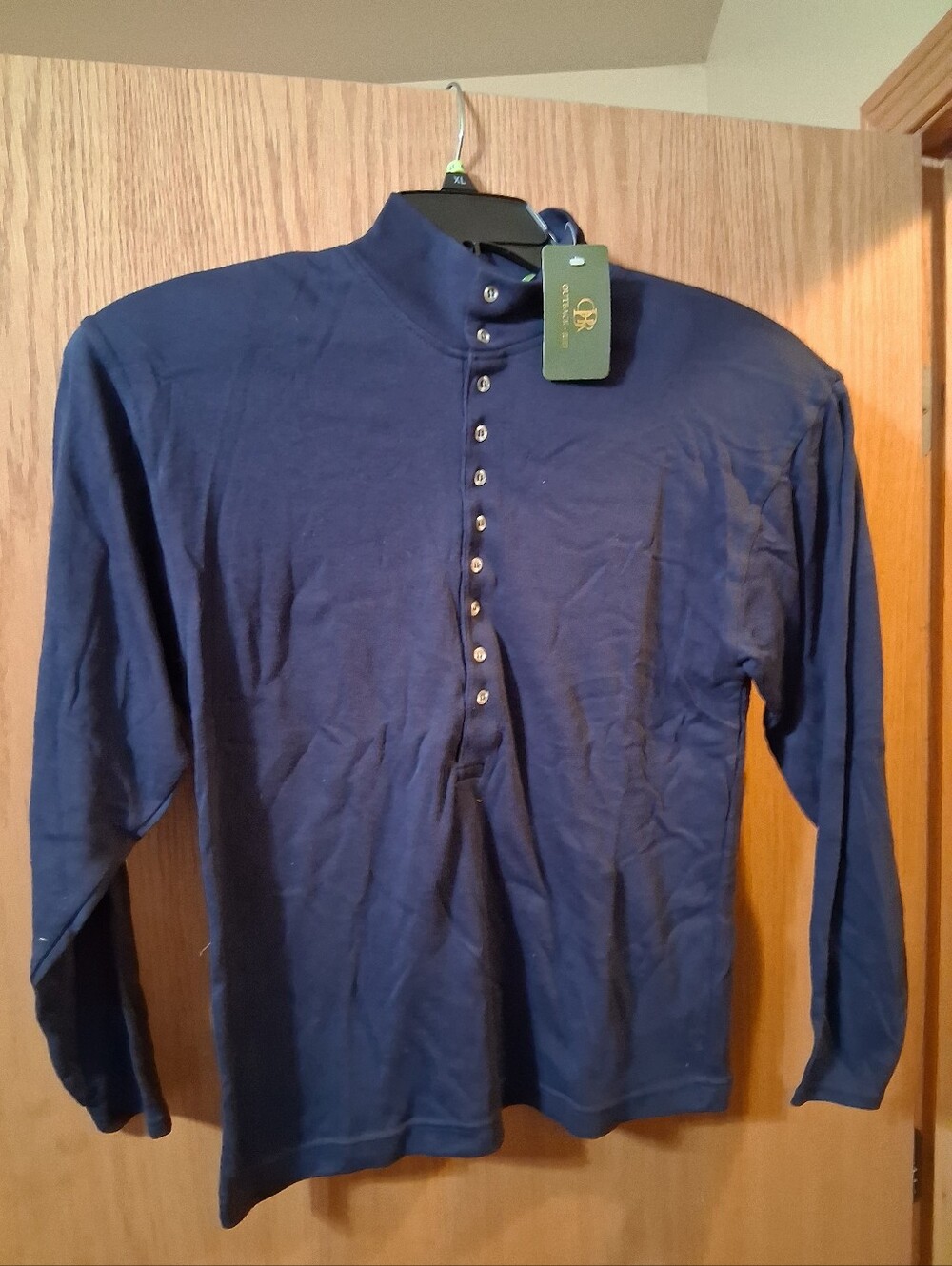 Outback Red vintage long-sleeve Henley-style shirt, multi-button front , Medium